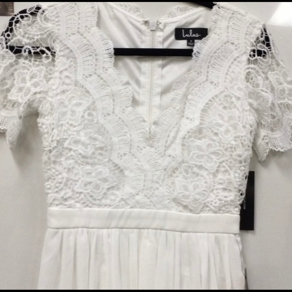 NWT Lulu’s White Lace Dress